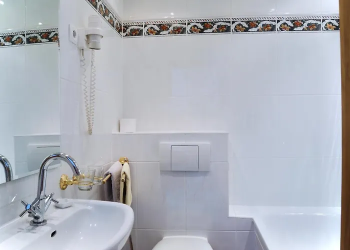 Bellevue Gastgeberei 3* 布科