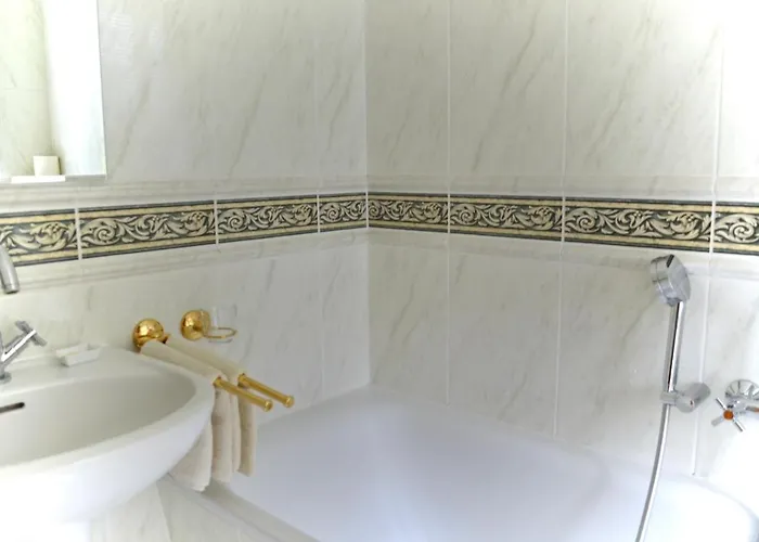 Bellevue Gastgeberei 布科